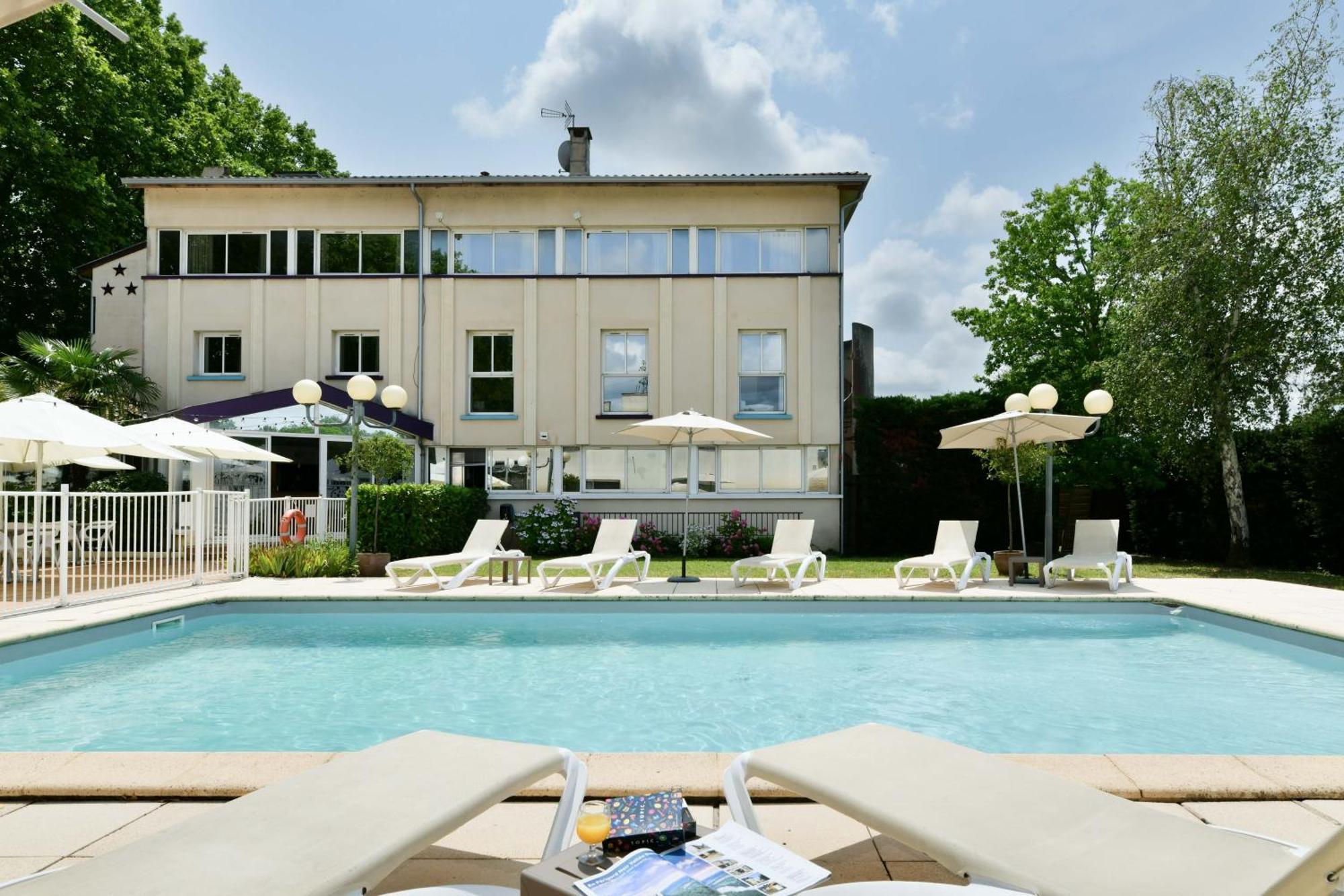 Logis Hotel & Restaurant Ludik 베르주라크 외부 사진