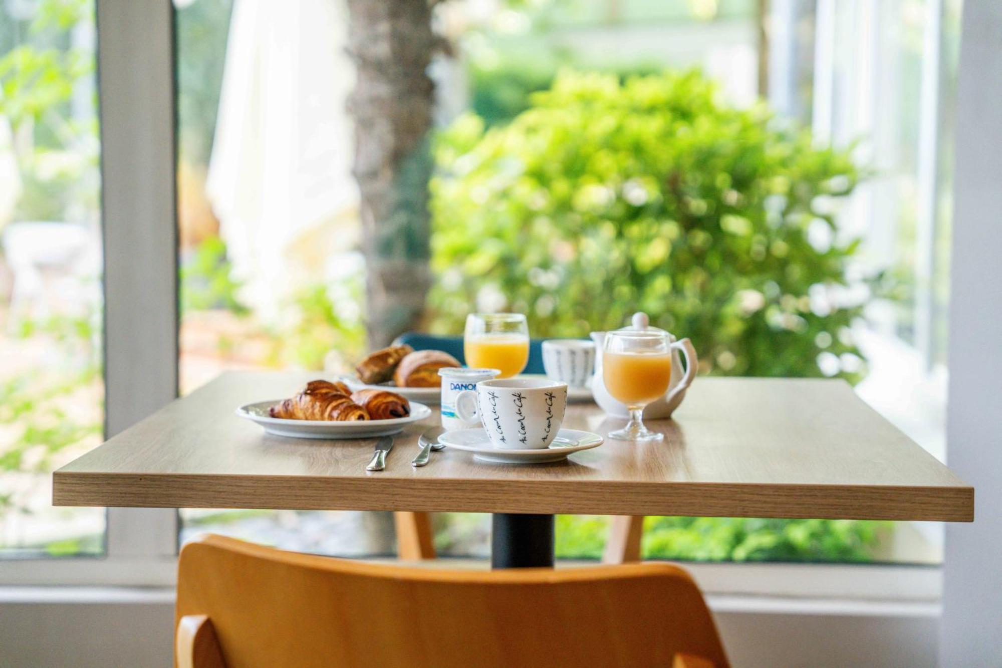Logis Hotel & Restaurant Ludik 베르주라크 외부 사진