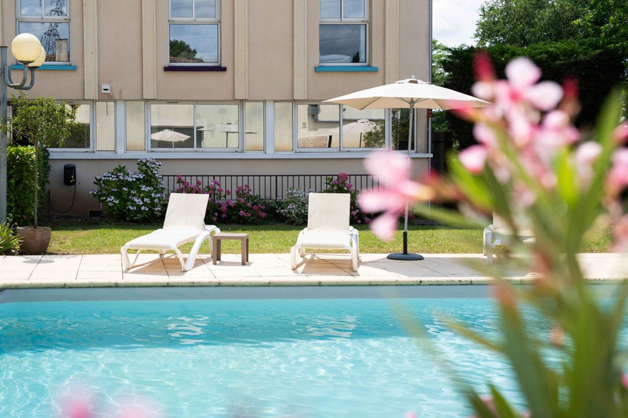 Logis Hotel & Restaurant Ludik 베르주라크 외부 사진