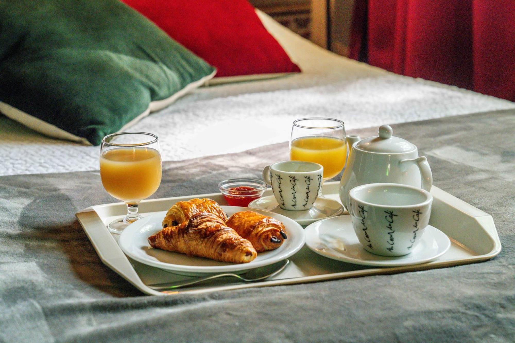 Logis Hotel & Restaurant Ludik 베르주라크 외부 사진